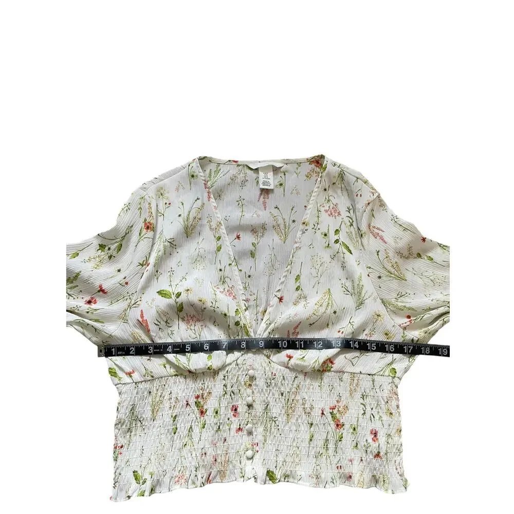 H&M Cropped Vneck Top Smocked Cream Floral Med Feminine Coquette Dainty Cottage - Picture 8 of 9